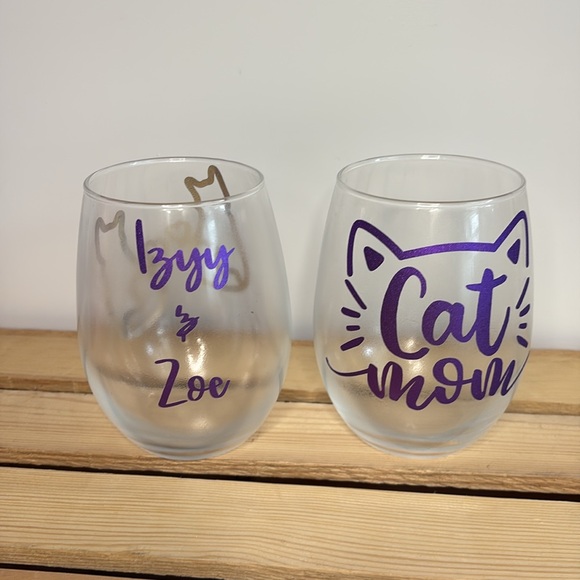 Customized Cat Mom Wine Glass Set - Picture 3 of 3